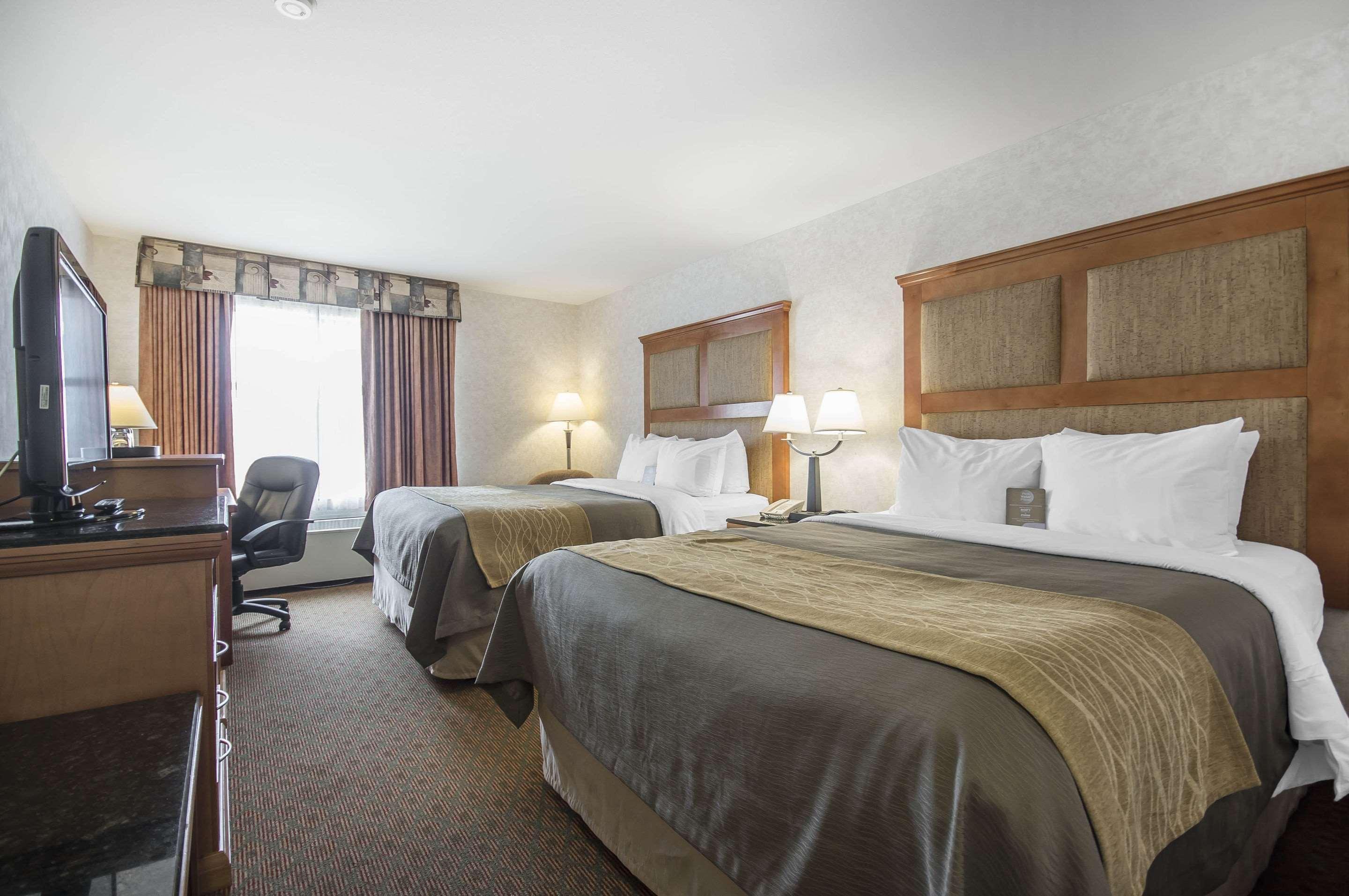 Prestige Kamloops Hotel Екстериор снимка